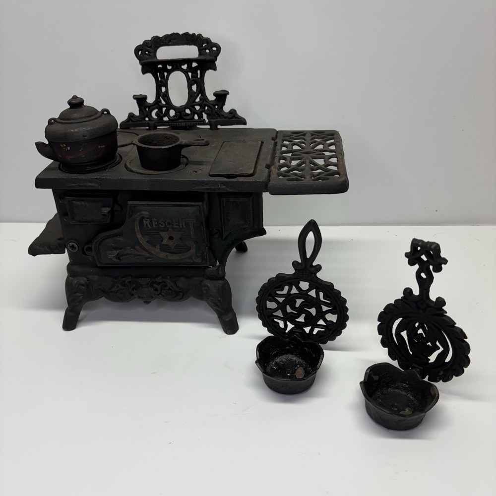 CRESCENT Vintage Mini Cast Iron Wood Stove & Pots Comme With Accessories 6" x 8"